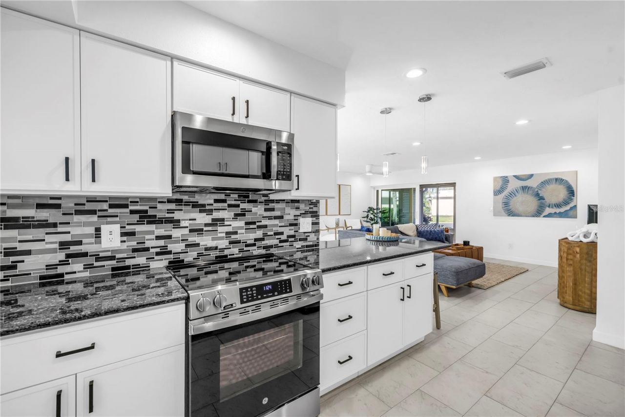 111 Whispering Sands Circle, Unit V38, Sarasota, FL 34242 Photo