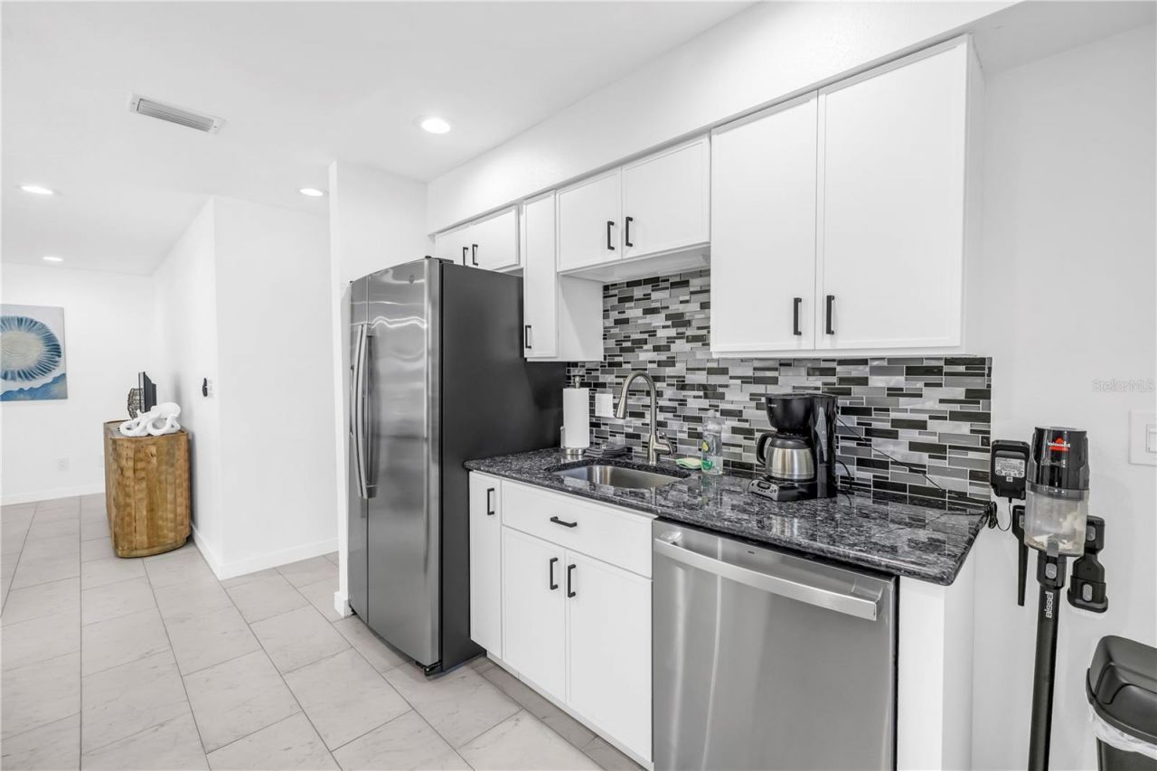 111 Whispering Sands Circle, Unit V38, Sarasota, FL 34242 Photo