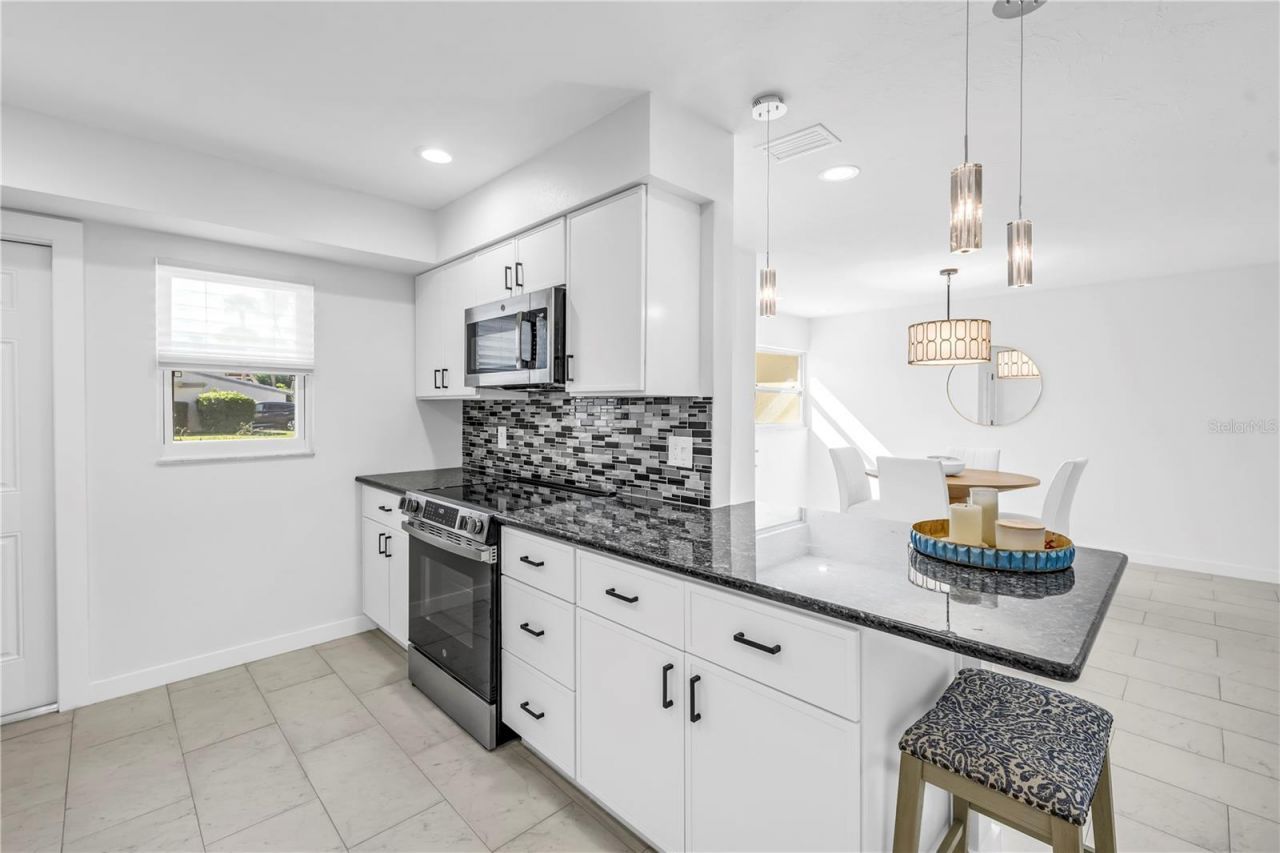 111 Whispering Sands Circle, Unit V38, Sarasota, FL 34242 Photo