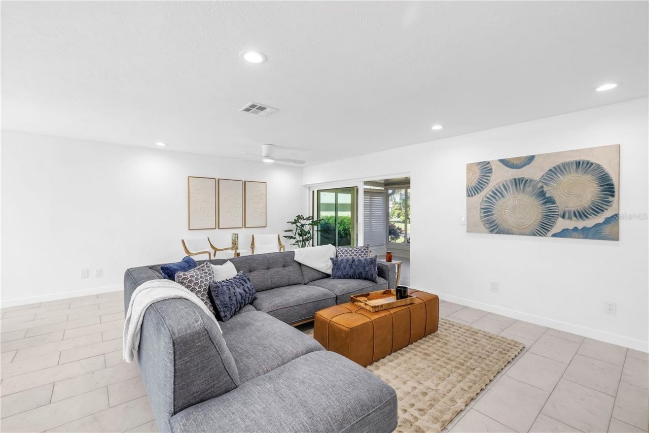 111 Whispering Sands Circle, Unit V38, Sarasota, FL 34242 Photo