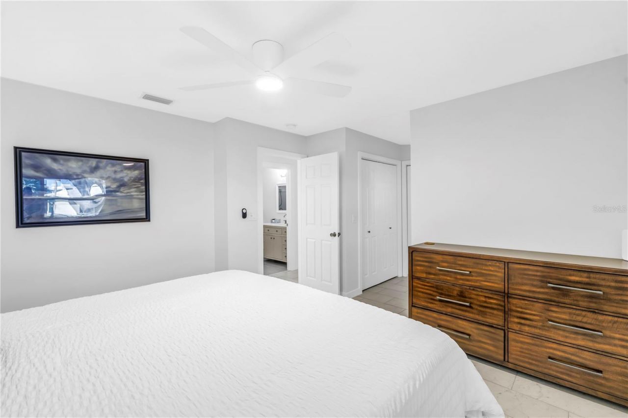 111 Whispering Sands Circle, Unit V38, Sarasota, FL 34242 Photo