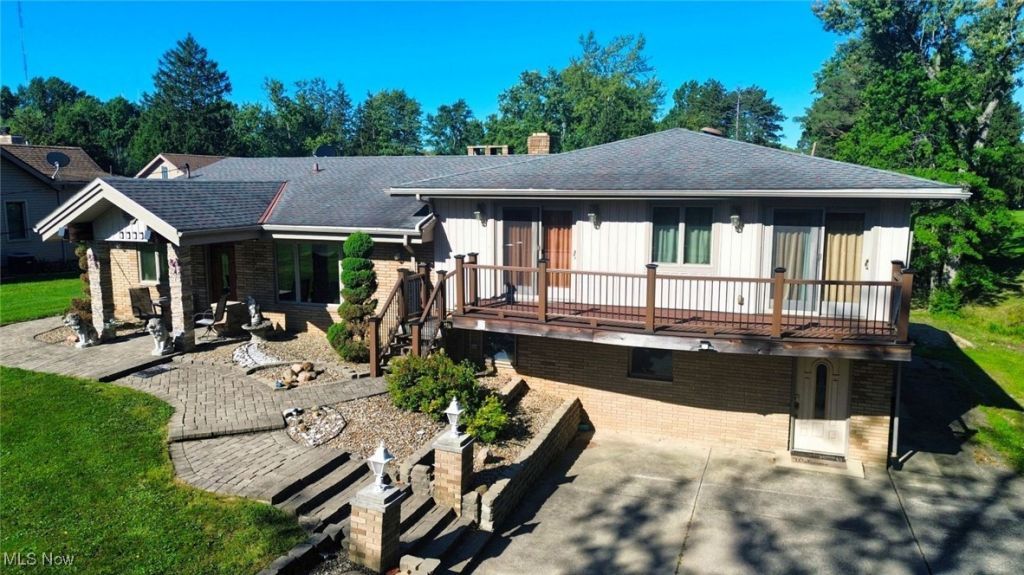 8300 Ridgedale Road, North Royalton, OH 44133 Main Photo