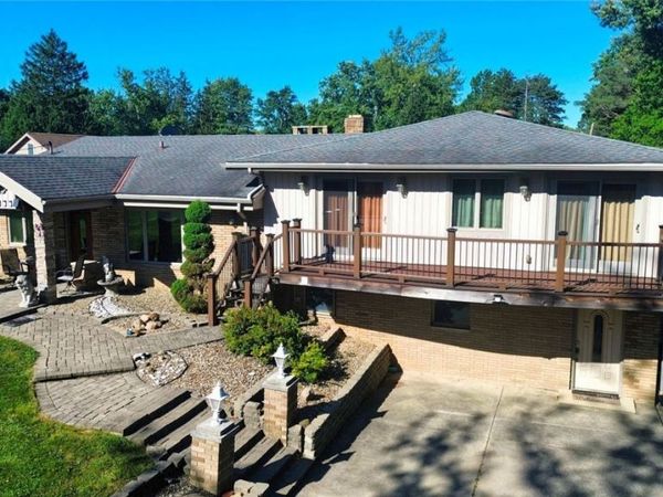 8300 Ridgedale Road, North Royalton, OH 44133