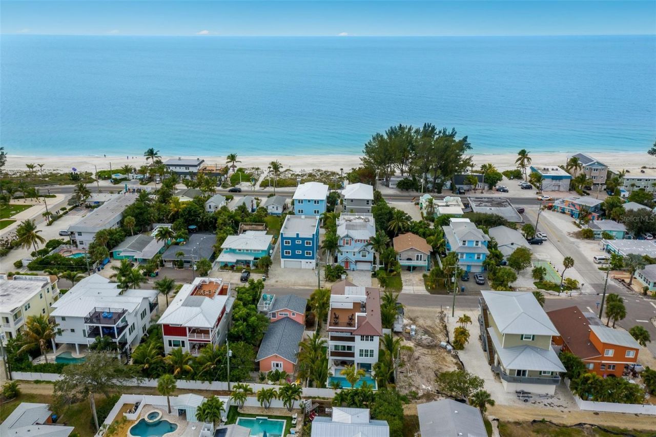 2213 Avenue C, Bradenton Beach, FL 34217 Photo