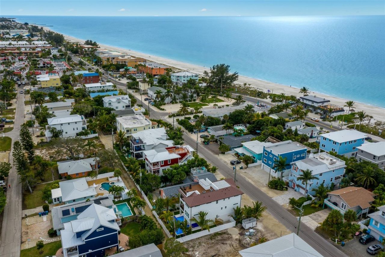 2213 Avenue C, Bradenton Beach, FL 34217 Photo