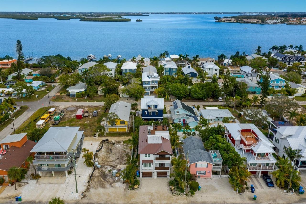 2213 Avenue C, Bradenton Beach, FL 34217 Photo