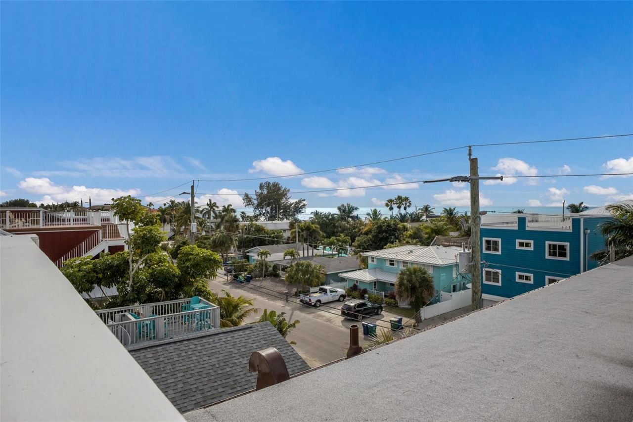 2213 Avenue C, Bradenton Beach, FL 34217 Photo