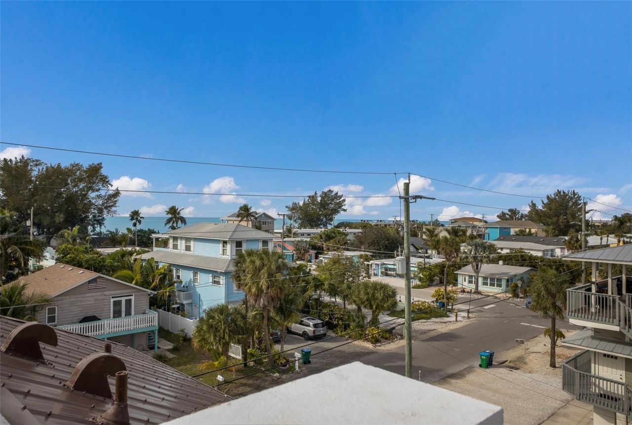 2213 Avenue C, Bradenton Beach, FL 34217 Photo