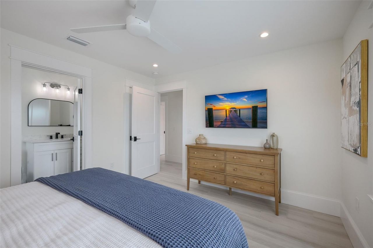 2213 Avenue C, Bradenton Beach, FL 34217 Photo