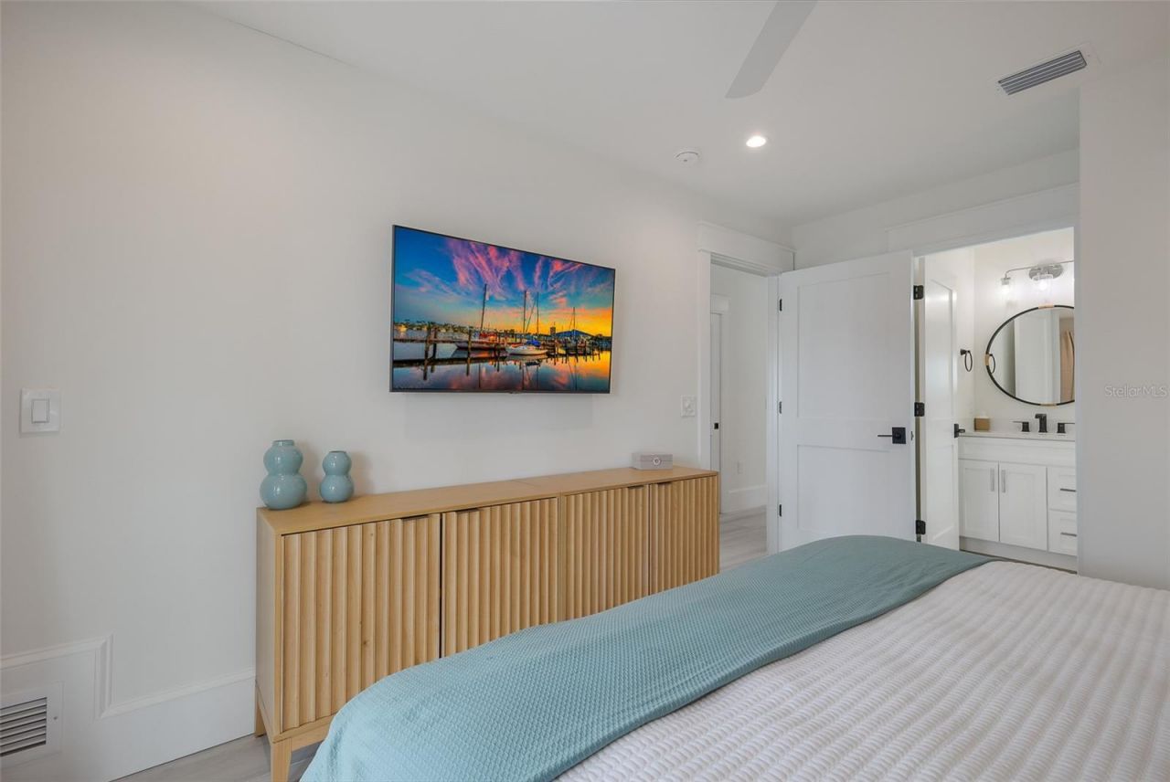 2213 Avenue C, Bradenton Beach, FL 34217 Photo