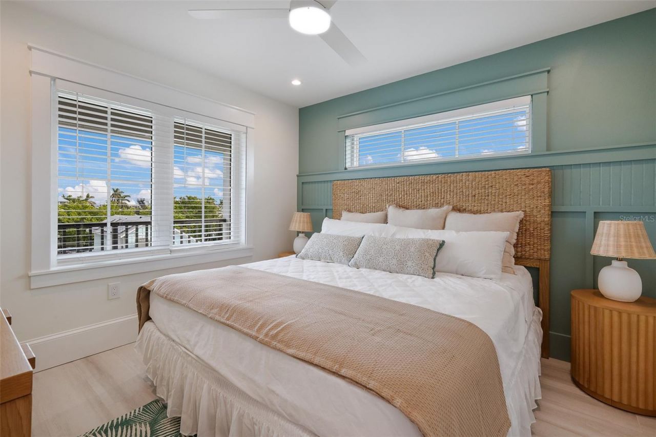 2213 Avenue C, Bradenton Beach, FL 34217 Photo