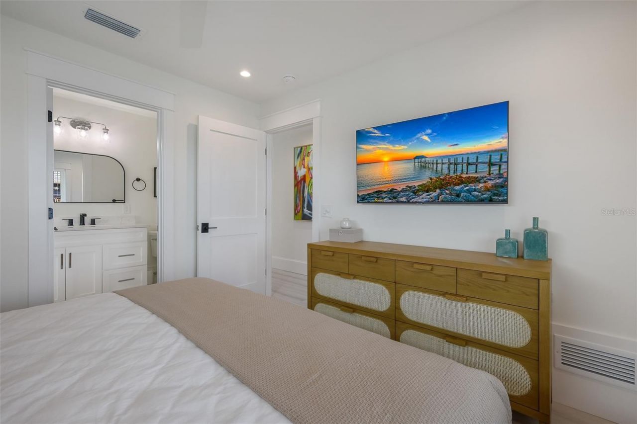 2213 Avenue C, Bradenton Beach, FL 34217 Photo