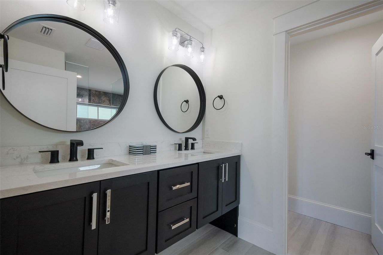 2213 Avenue C, Bradenton Beach, FL 34217 Photo