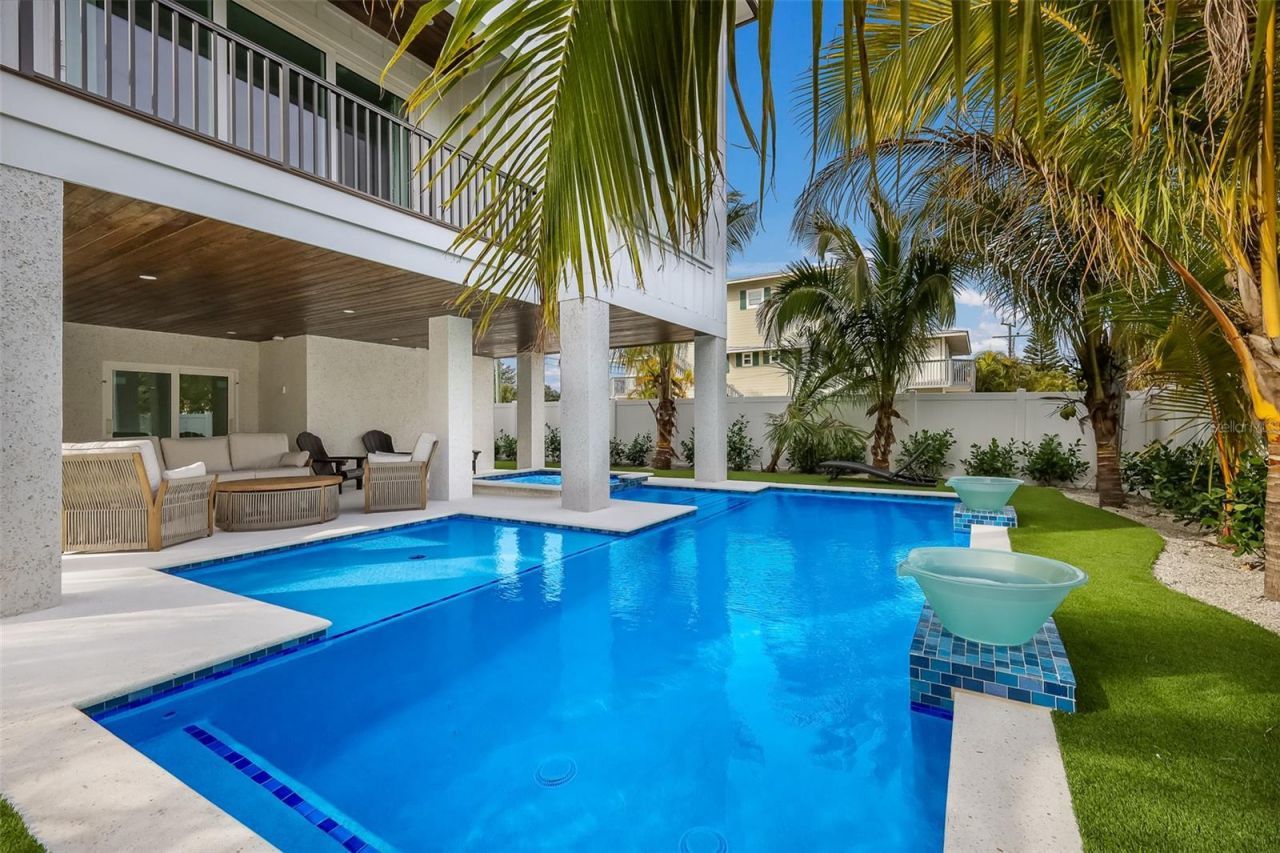 2213 Avenue C, Bradenton Beach, FL 34217 Photo