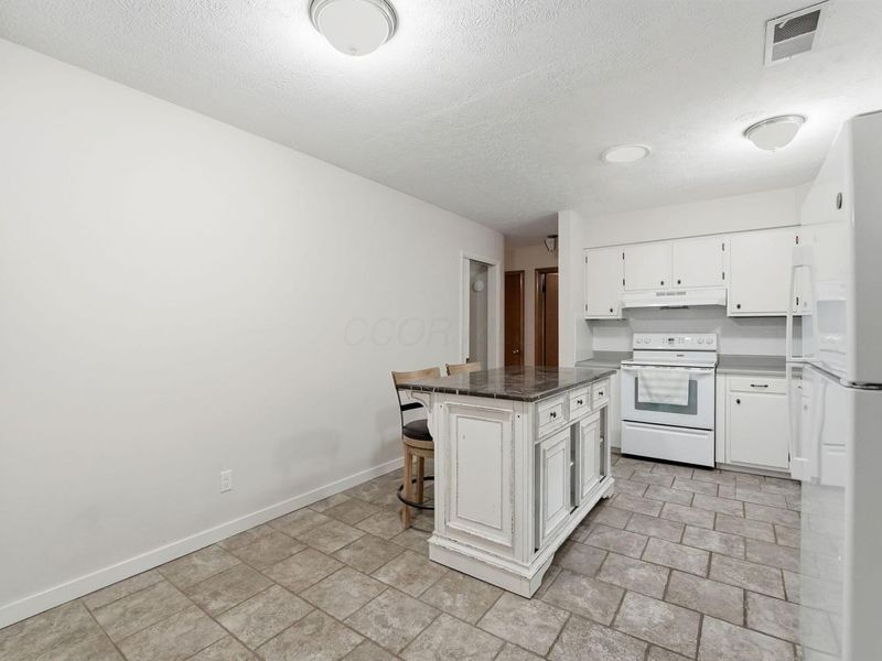 854 S Section Line Road, Delaware, OH 43015 Photo 16