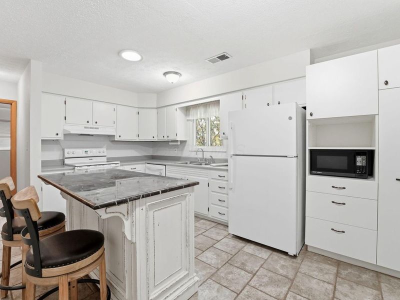 854 S Section Line Road, Delaware, OH 43015 Photo 17