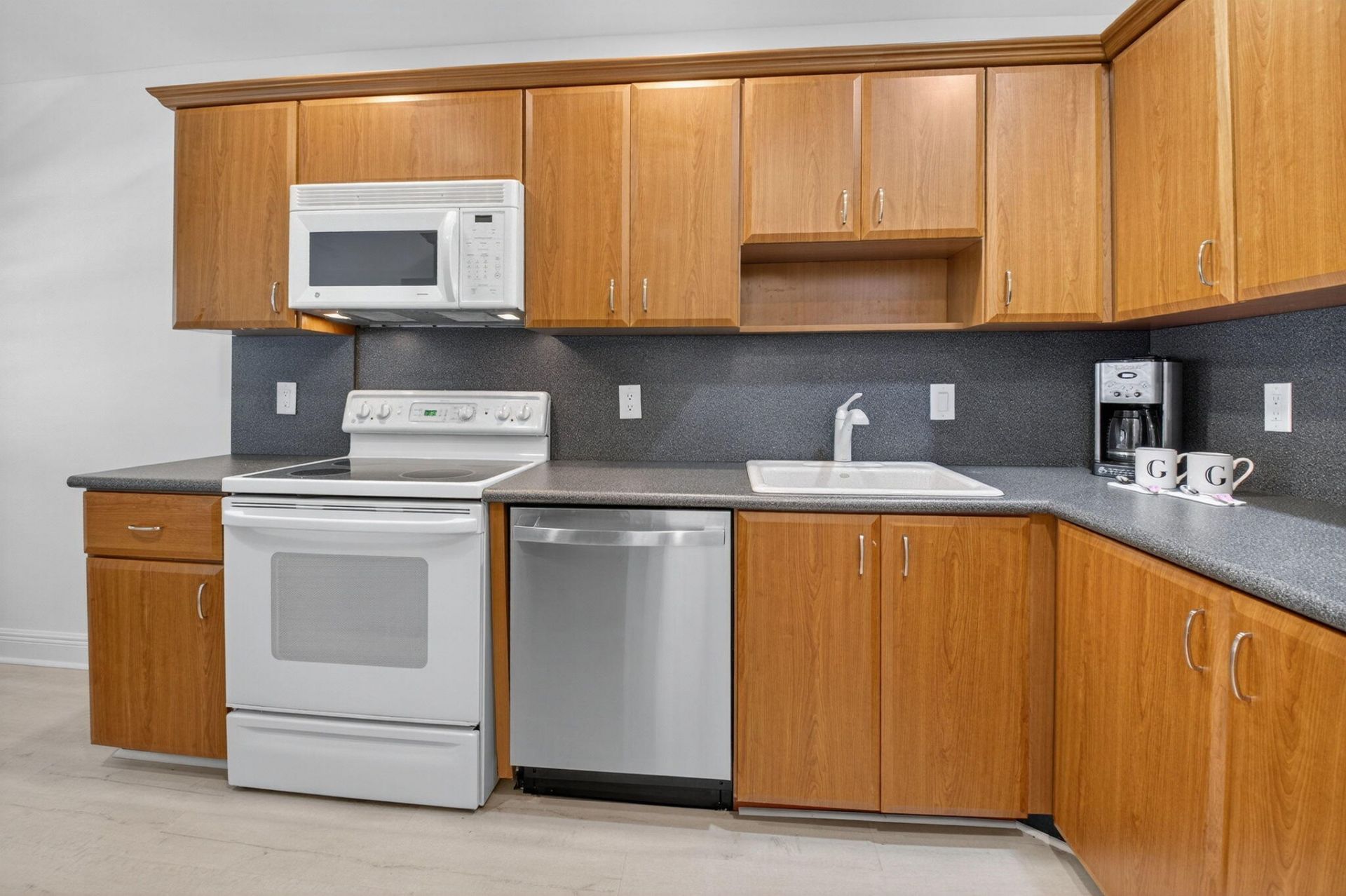 10 Southport Lane, Unit B, Boynton Beach, FL 33436 Photo