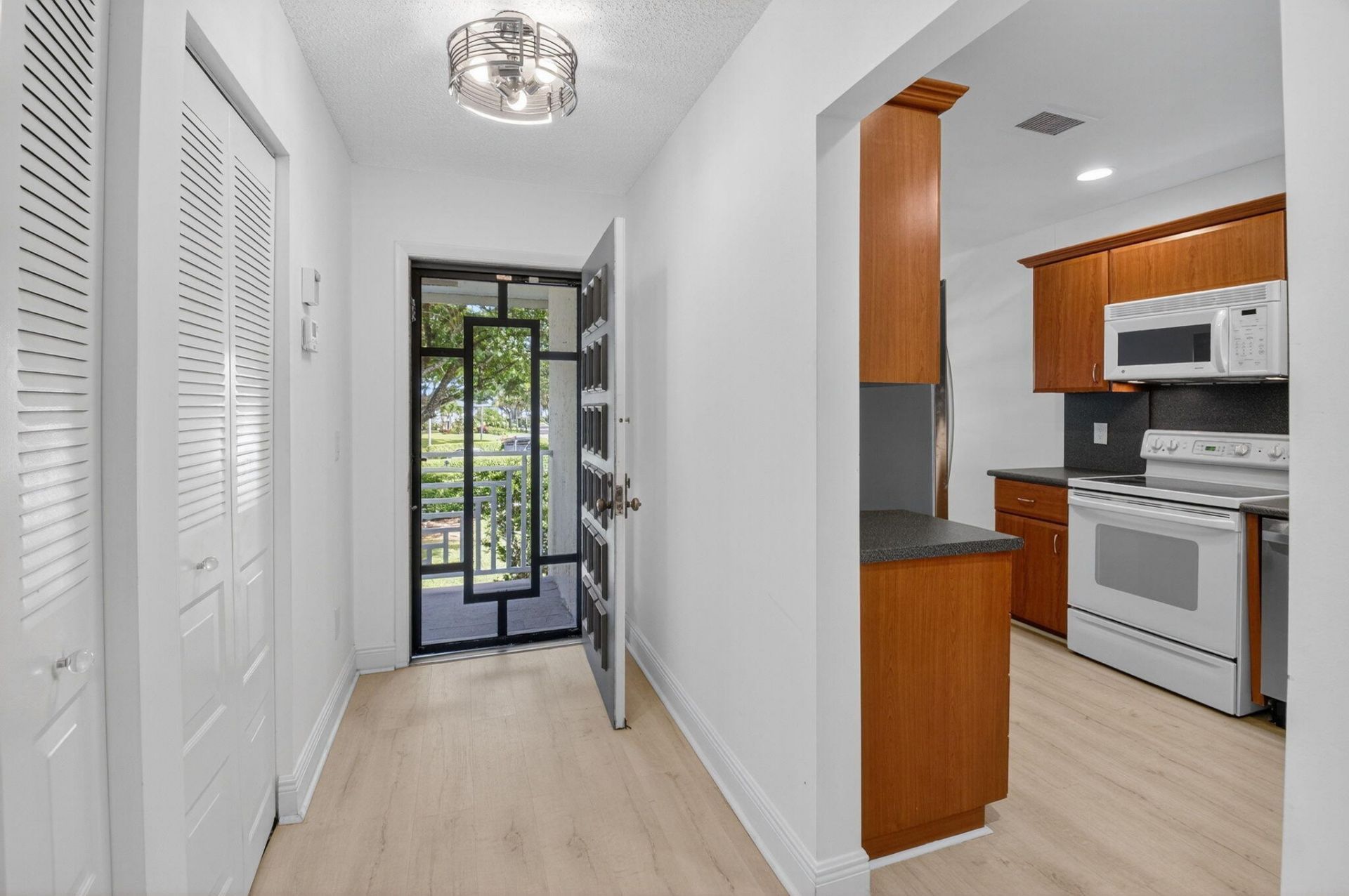 10 Southport Lane, Unit B, Boynton Beach, FL 33436 Photo