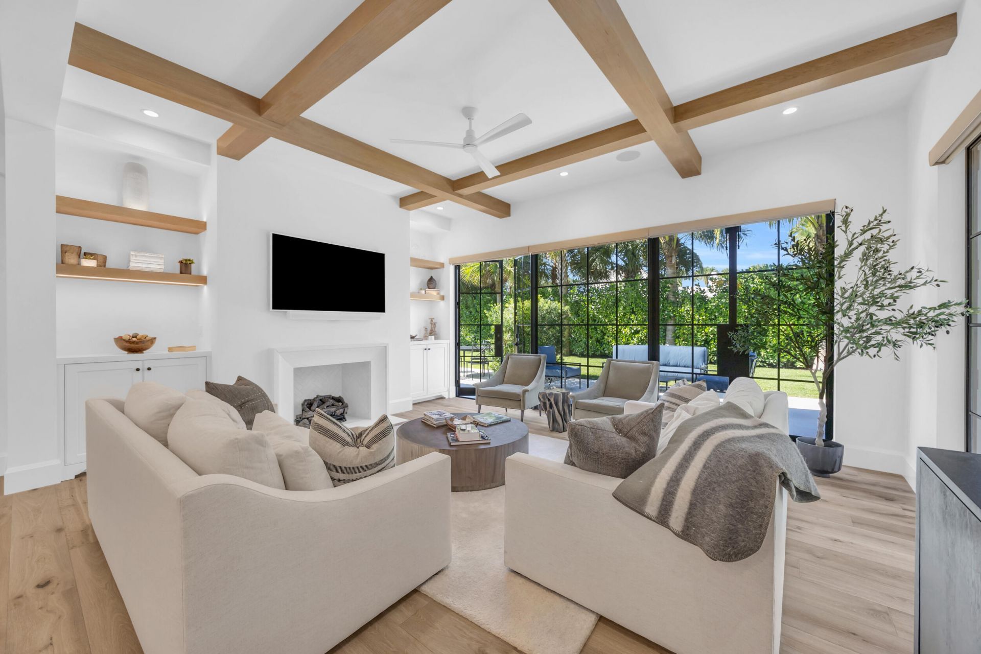 44 S Beach Road, Jupiter Island, FL 33455 Photo