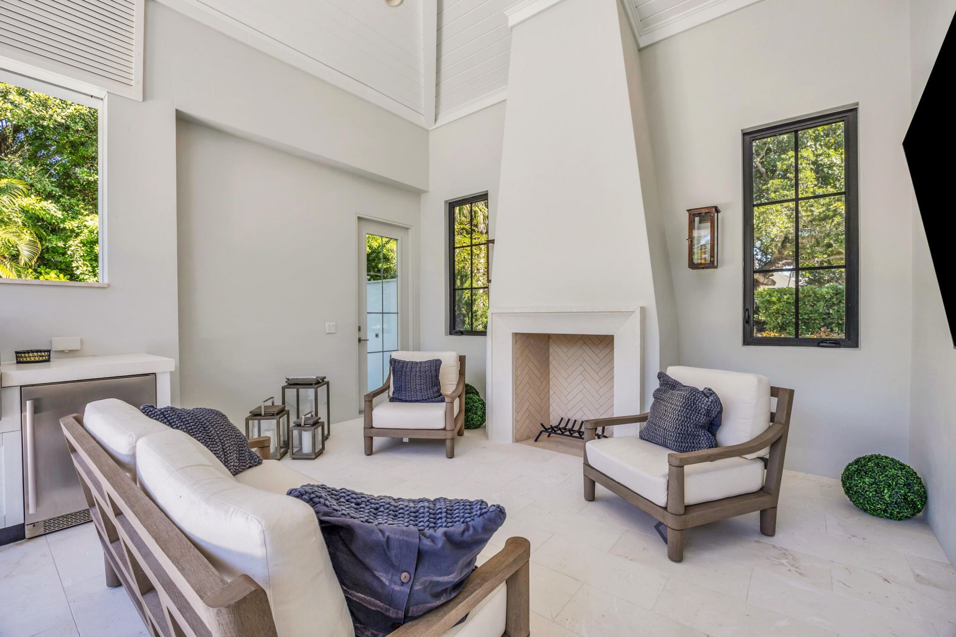 44 S Beach Road, Jupiter Island, FL 33455 Photo