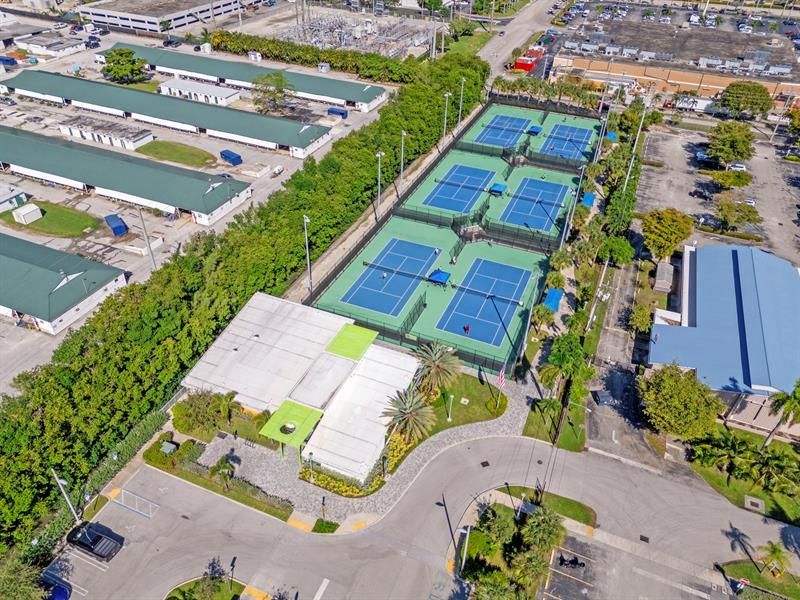 581 Blue Heron Drive, Unit 317-B, Hallandale Beach, FL 33009 Photo