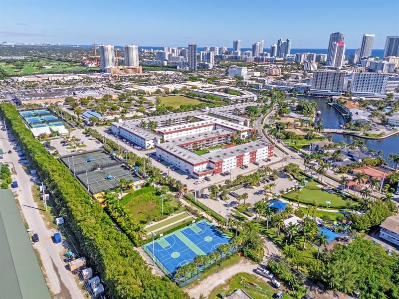 581 Blue Heron Drive, Unit 317-B, Hallandale Beach, FL 33009 Photo