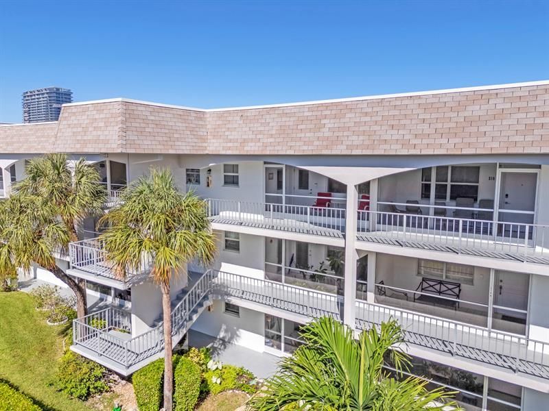 581 Blue Heron Drive, Unit 317-B, Hallandale Beach, FL 33009 Photo