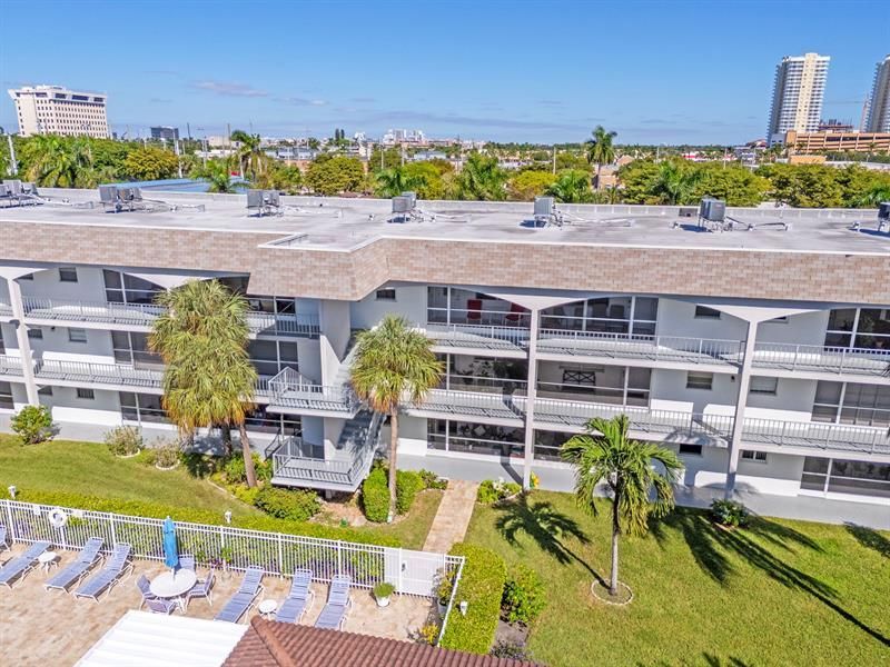 581 Blue Heron Drive, Unit 317-B, Hallandale Beach, FL 33009 Photo