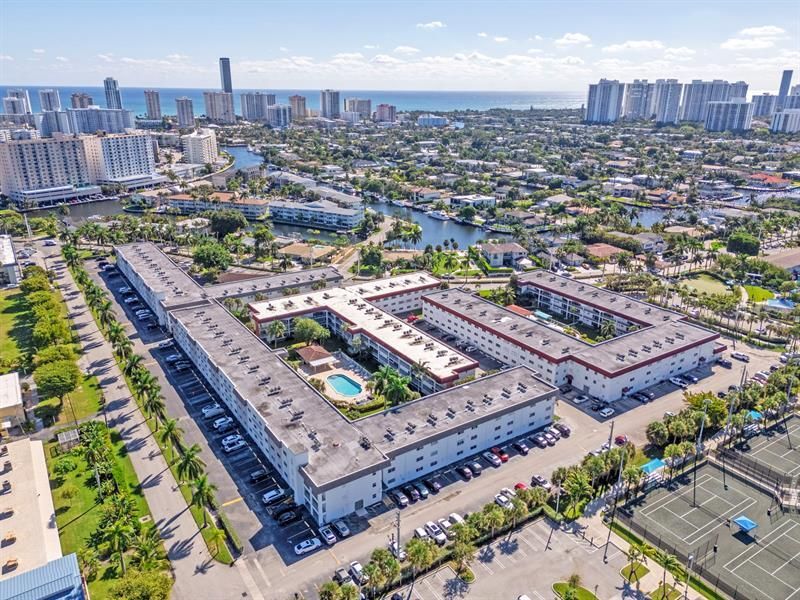 581 Blue Heron Drive, Unit 317-B, Hallandale Beach, FL 33009 Photo