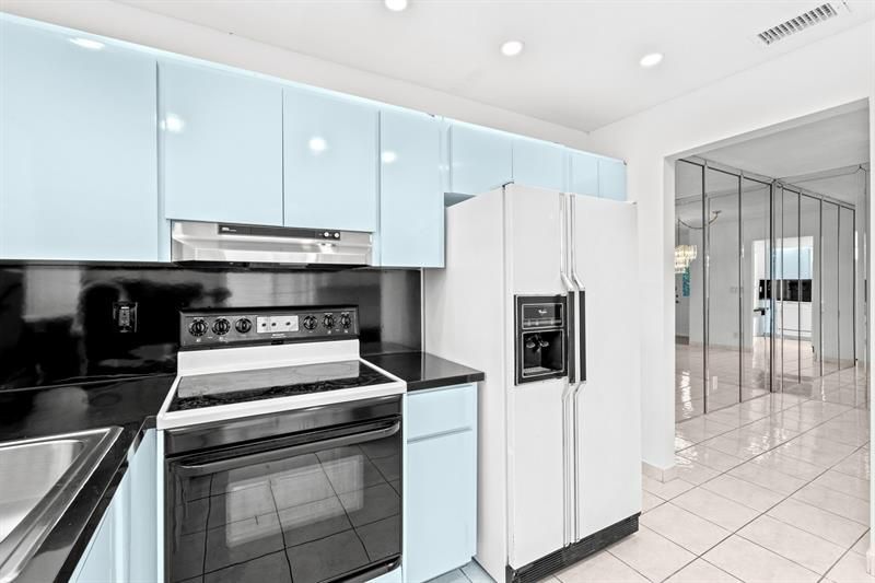 581 Blue Heron Drive, Unit 317-B, Hallandale Beach, FL 33009 Photo