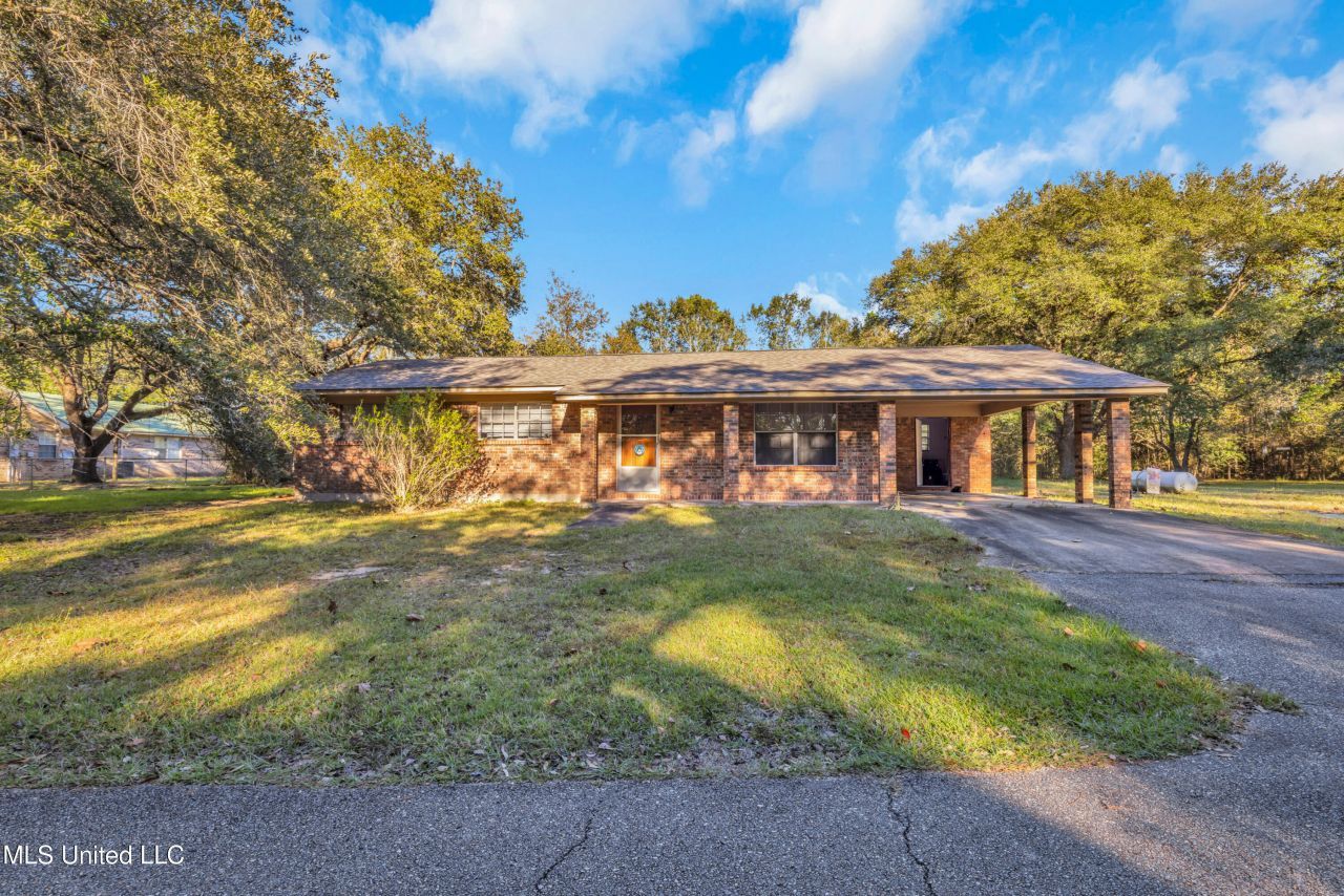 8313 Coda Road, Moss Point, MS 39562 Main Photo