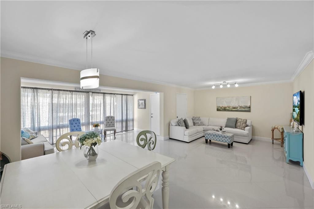 2100 Gulf Shore Blvd N, Unit 212, Naples, FL 34102 Photo