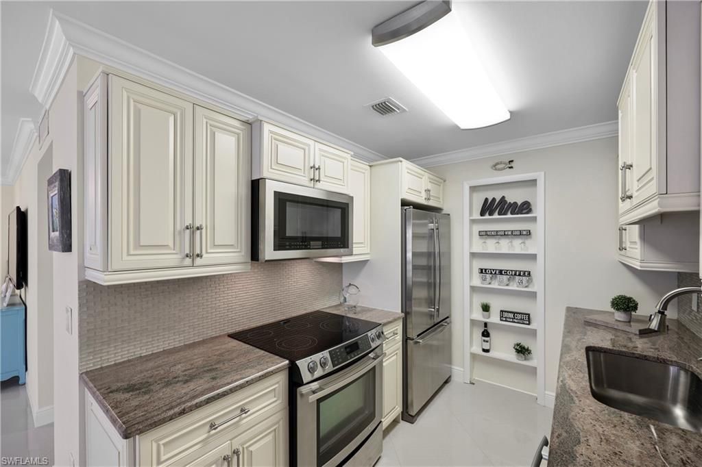 2100 Gulf Shore Blvd N, Unit 212, Naples, FL 34102 Photo