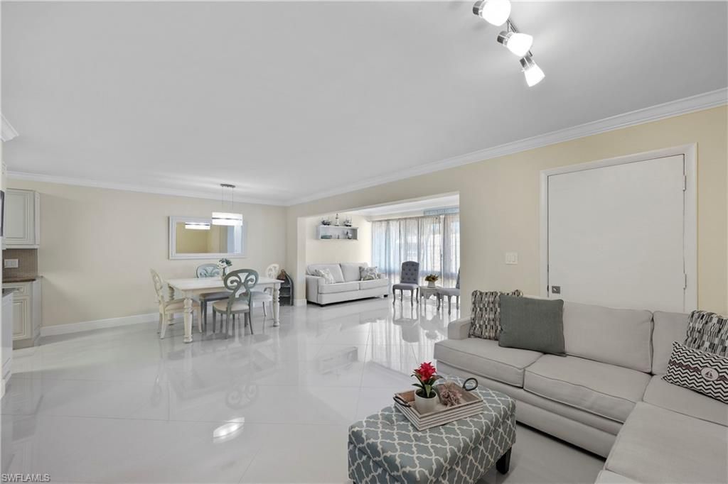 2100 Gulf Shore Blvd N, Unit 212, Naples, FL 34102 Photo