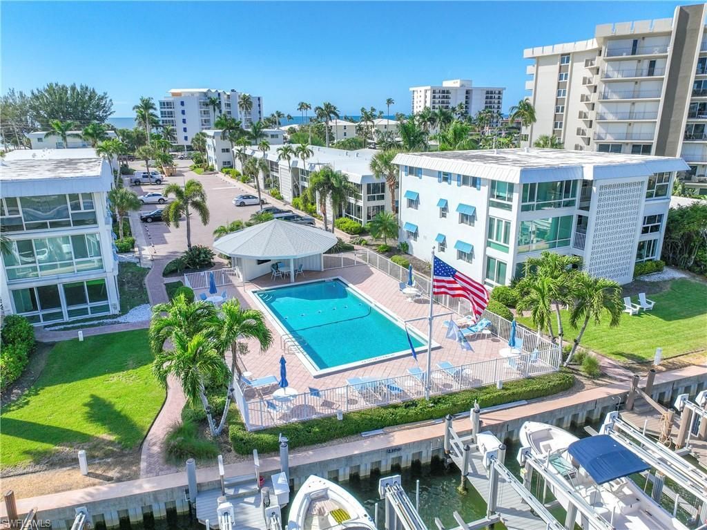 2100 Gulf Shore Blvd N, Unit 212, Naples, FL 34102 Photo