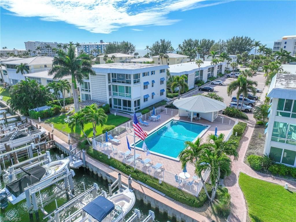 2100 Gulf Shore Blvd N, Unit 212, Naples, FL 34102 Photo