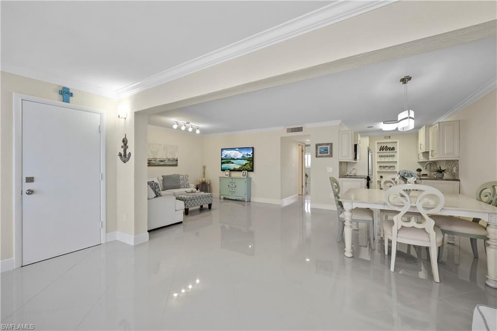 2100 Gulf Shore Blvd N, Unit 212, Naples, FL 34102 Photo