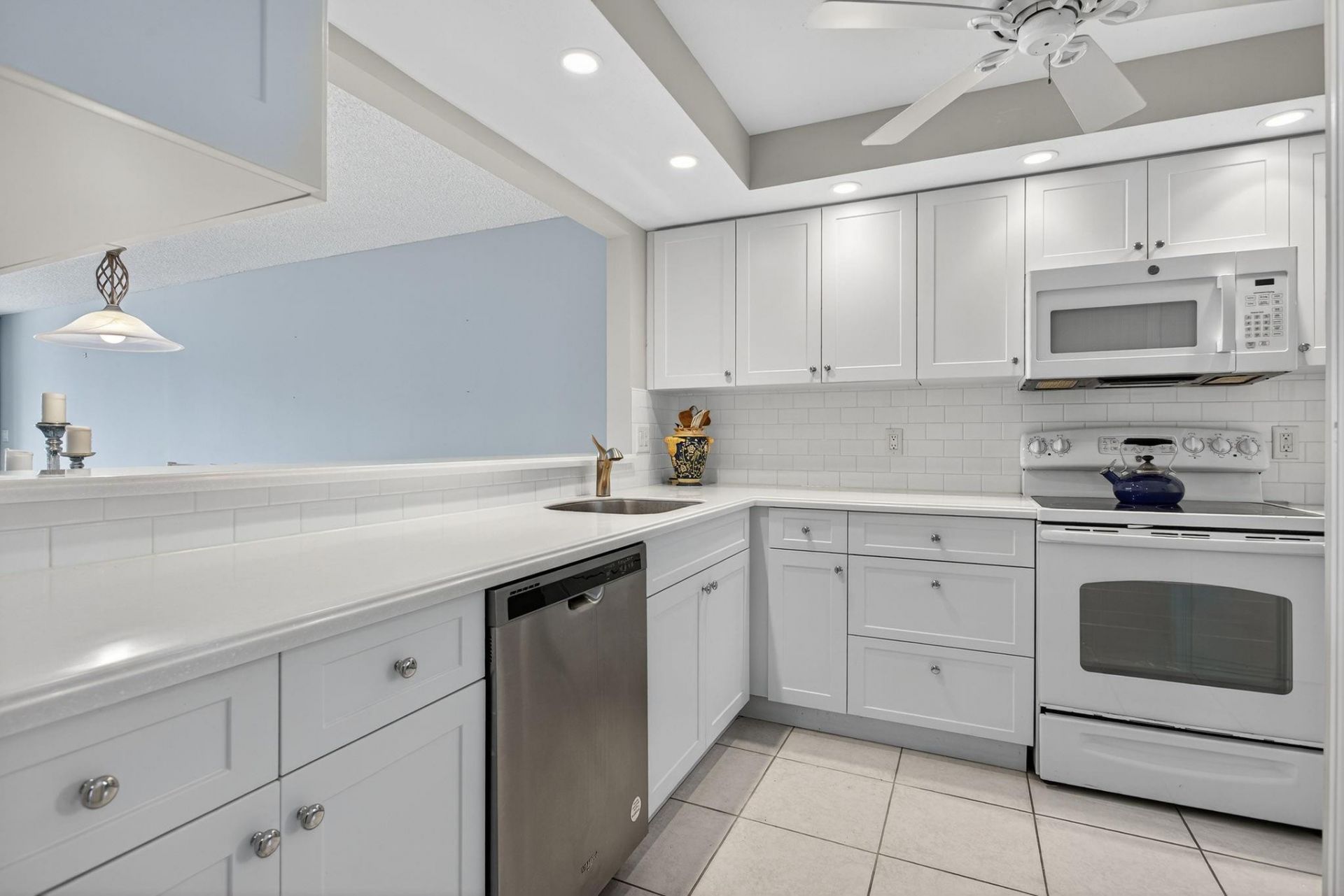 985 SE 19 Avenue, Unit 204, Deerfield Beach, FL 33441 Photo