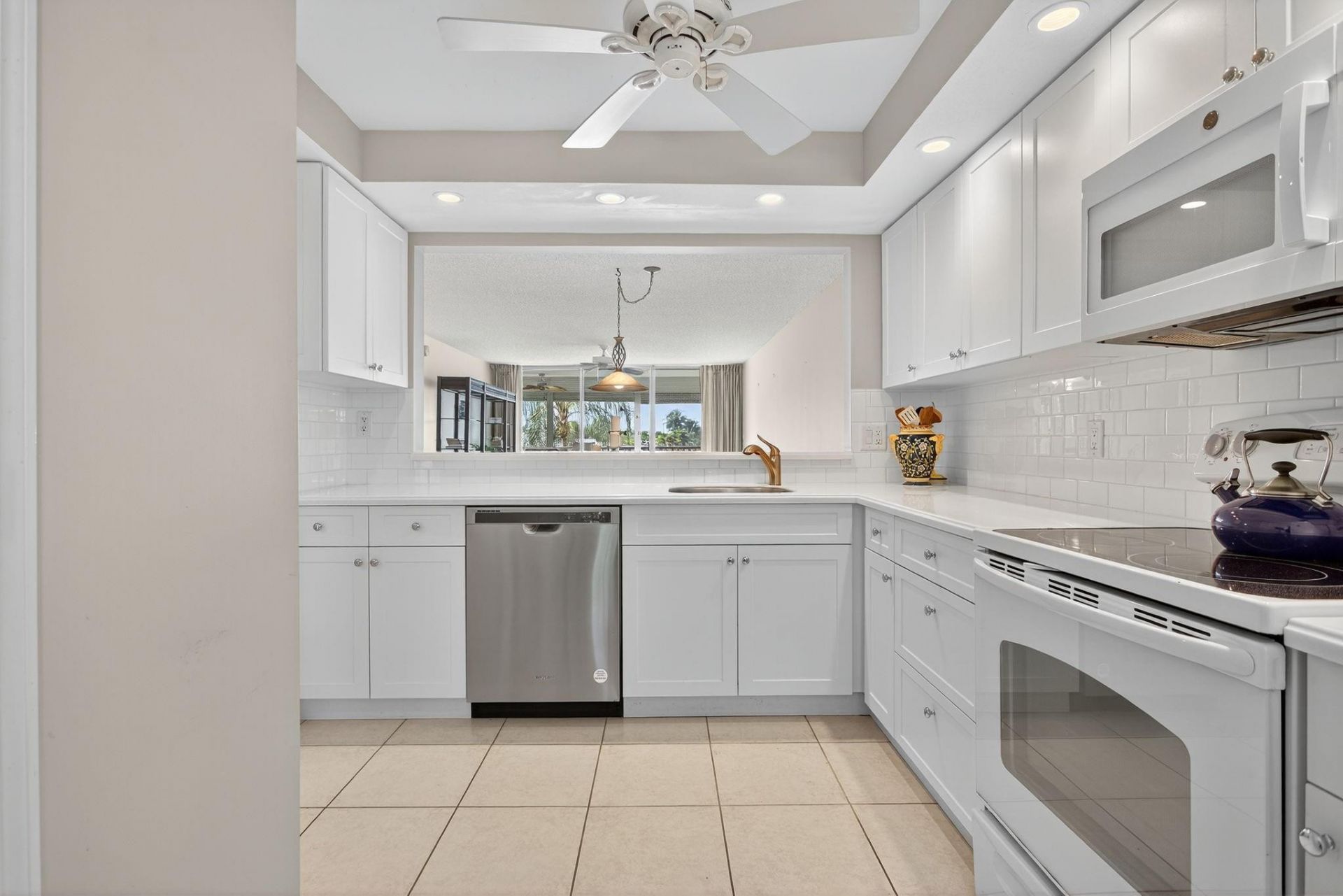 985 SE 19 Avenue, Unit 204, Deerfield Beach, FL 33441 Photo