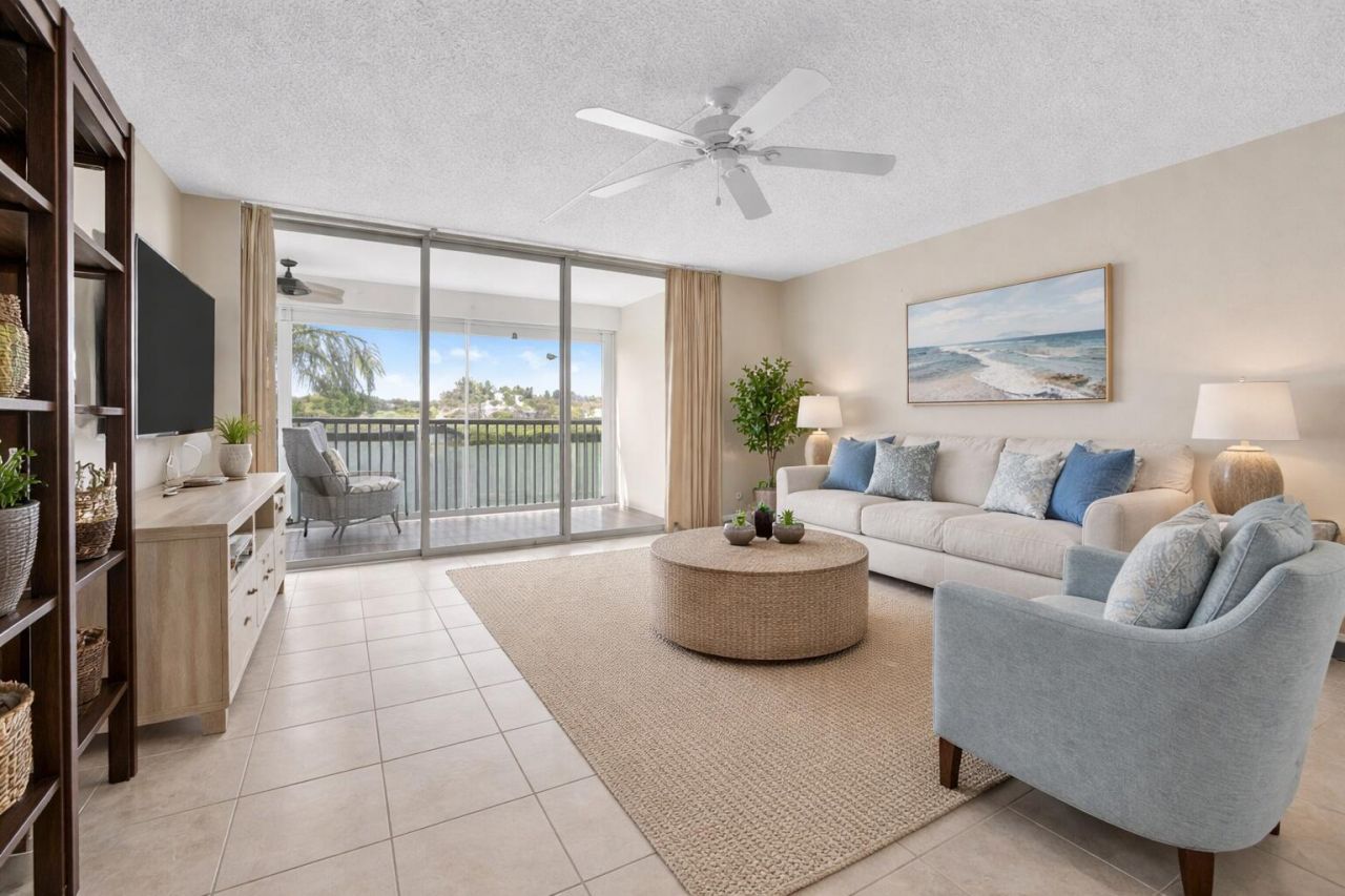 985 SE 19 Avenue, Unit 204, Deerfield Beach, FL 33441 Photo