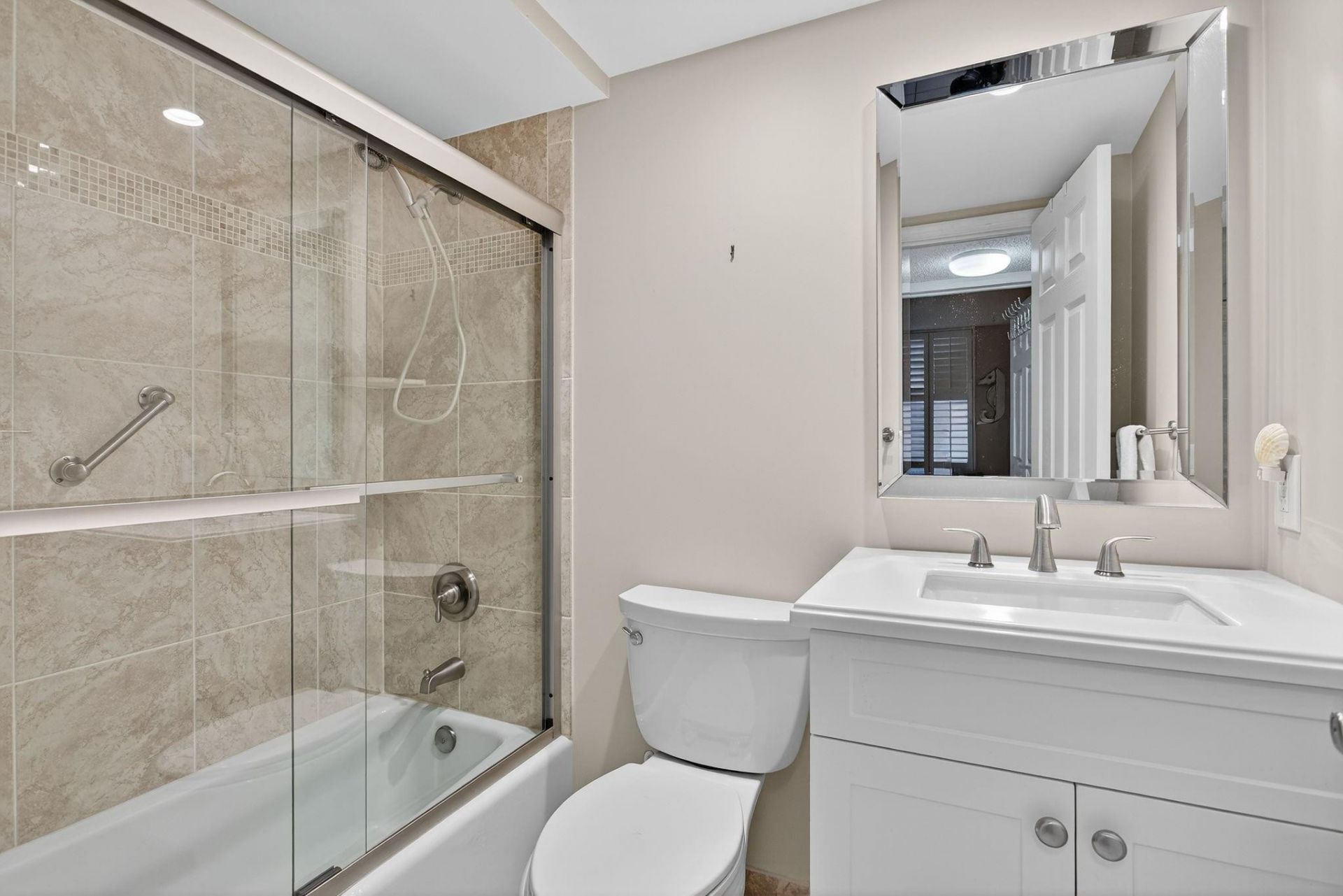 985 SE 19 Avenue, Unit 204, Deerfield Beach, FL 33441 Photo