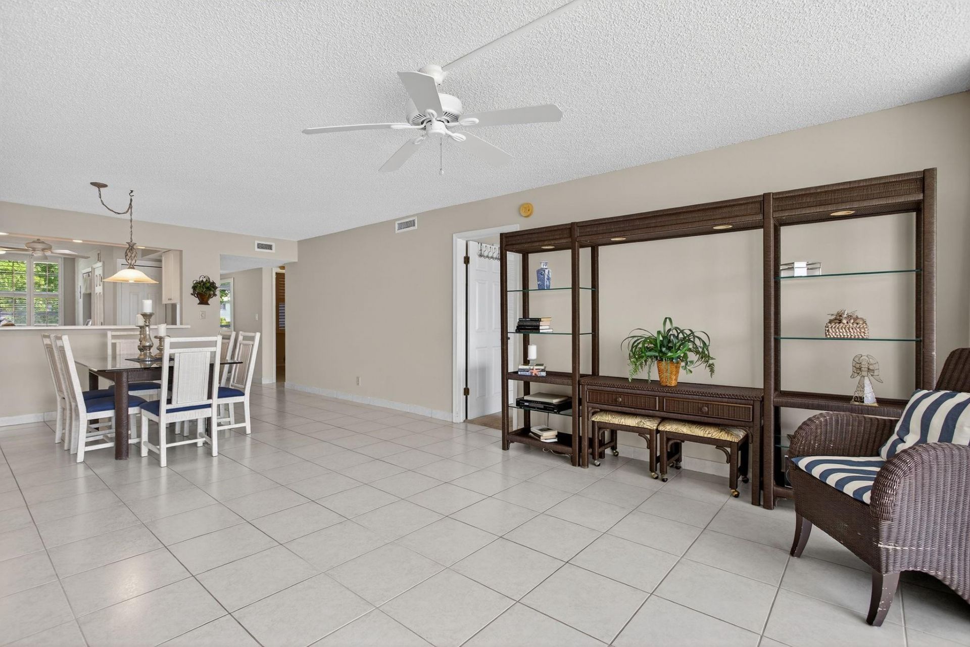 985 SE 19 Avenue, Unit 204, Deerfield Beach, FL 33441 Photo