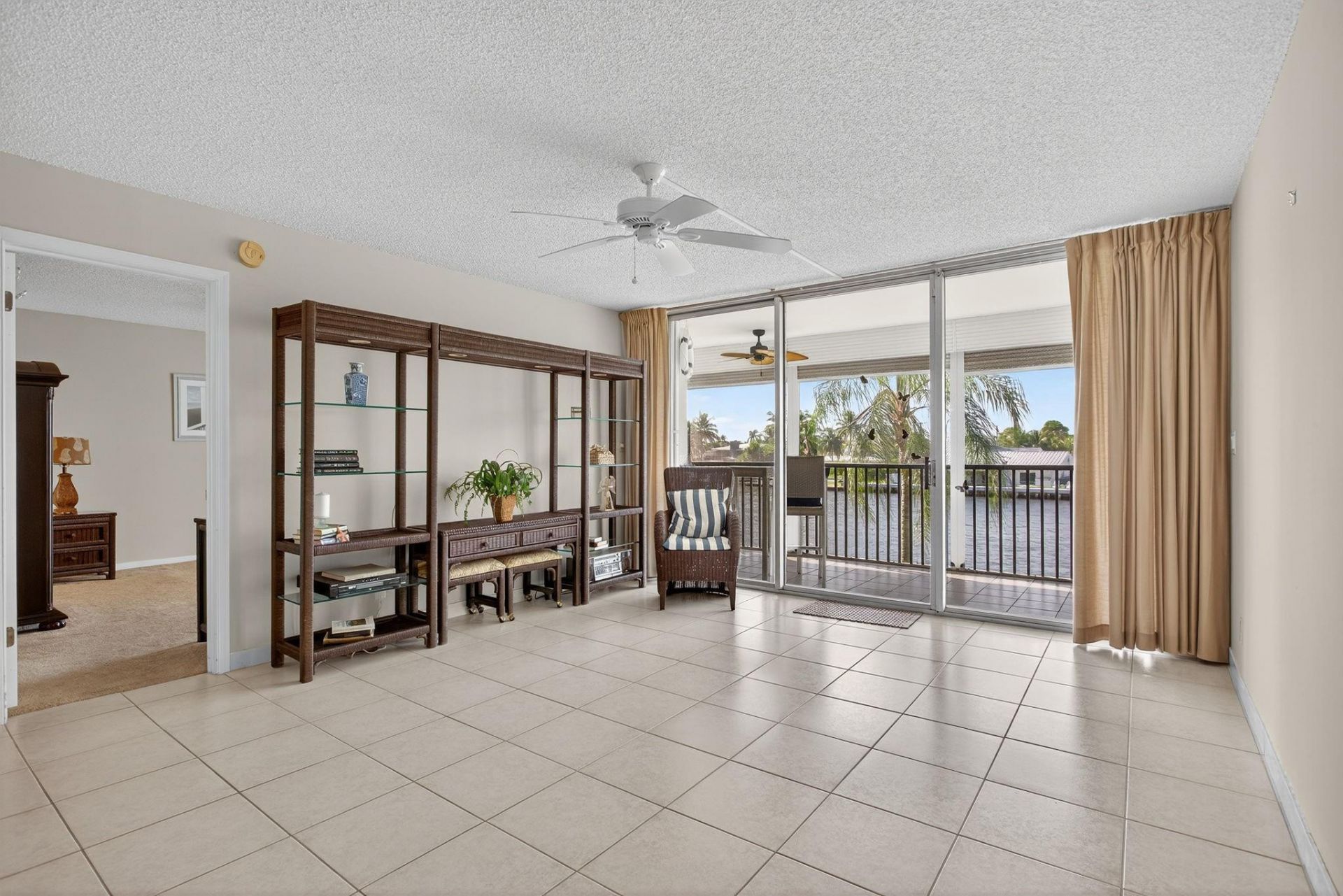 985 SE 19 Avenue, Unit 204, Deerfield Beach, FL 33441 Photo