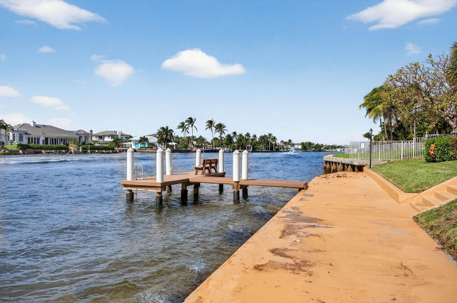 985 SE 19 Avenue, Unit 204, Deerfield Beach, FL 33441 Photo