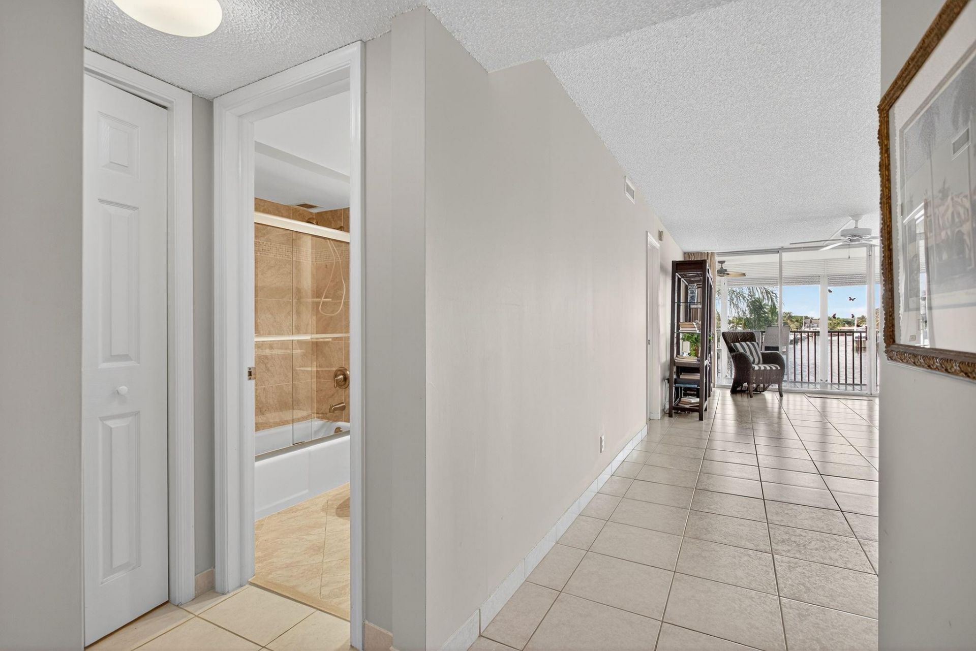 985 SE 19 Avenue, Unit 204, Deerfield Beach, FL 33441 Photo