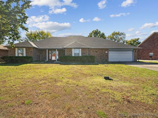 1807 SW 2nd Place, Wagoner, OK 74467
