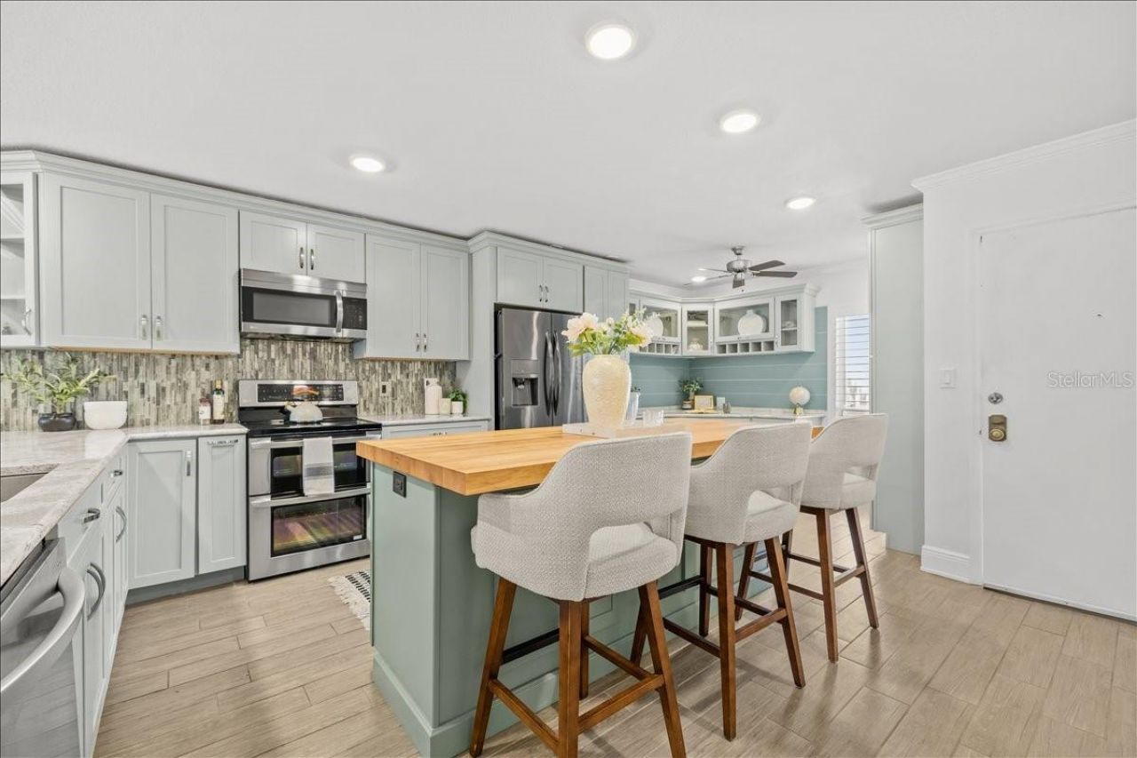 4730 Brittany Drive S, Unit 36, Saint Petersburg, FL 33715 Photo