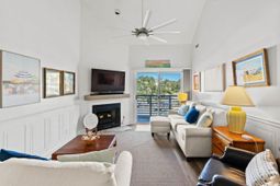 201 N Hillside Dr. photo 4