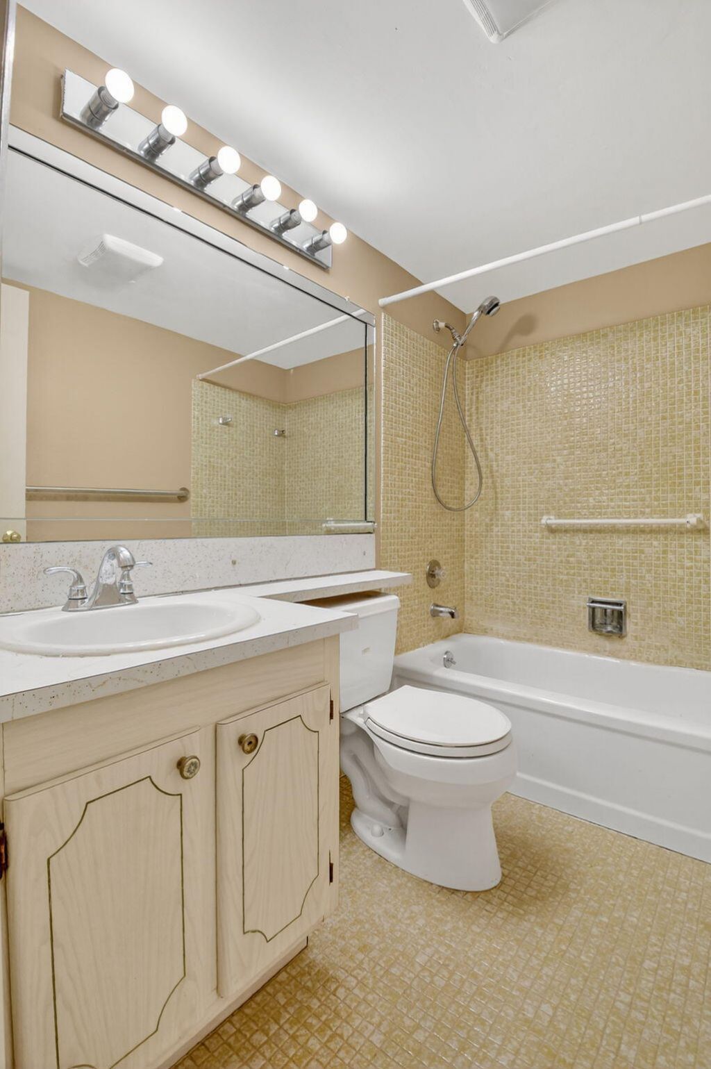 265 Windsor, Unit L, West Palm Beach, FL 33417 Photo