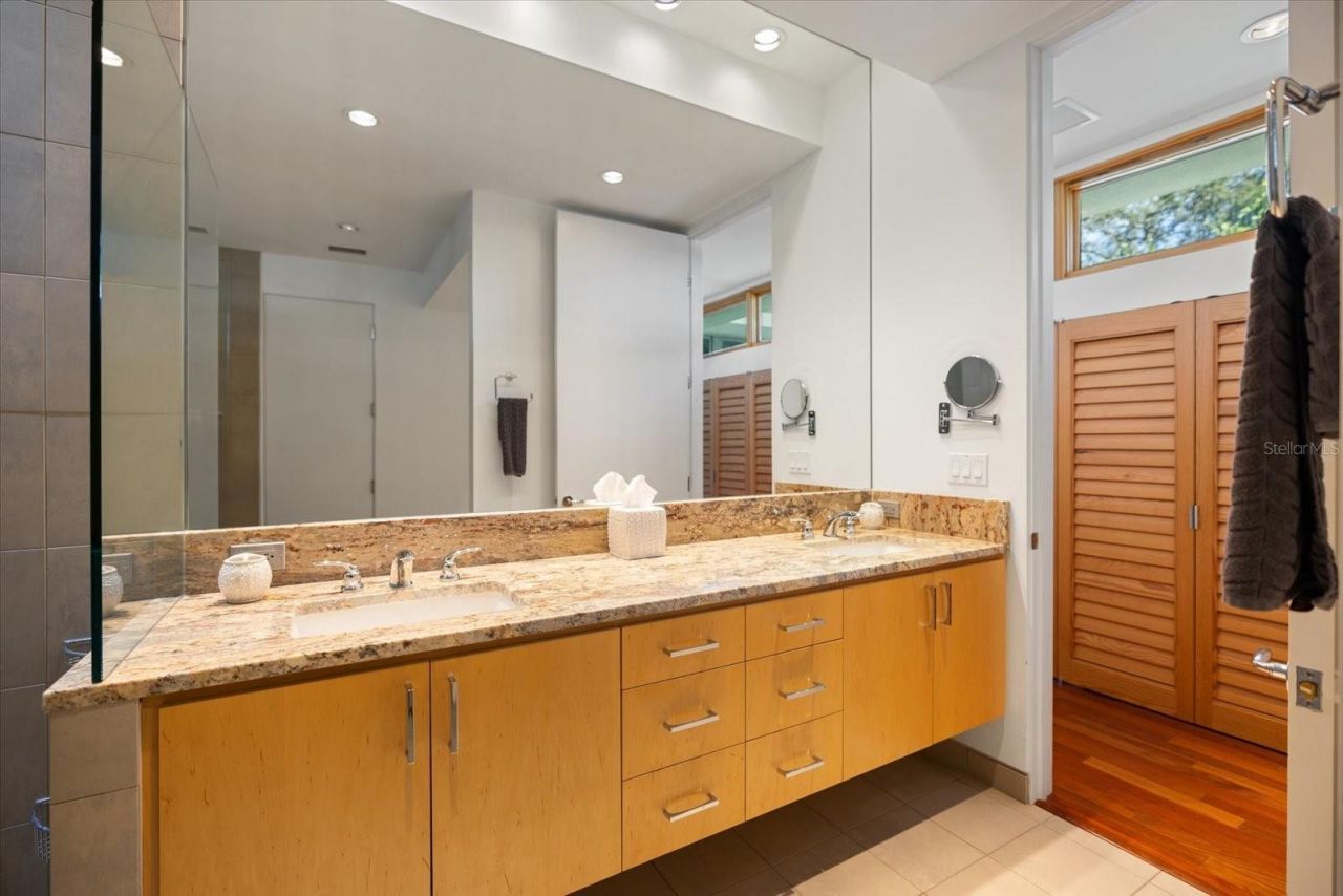 1739 Cherokee Drive, Sarasota, FL 34239 Photo